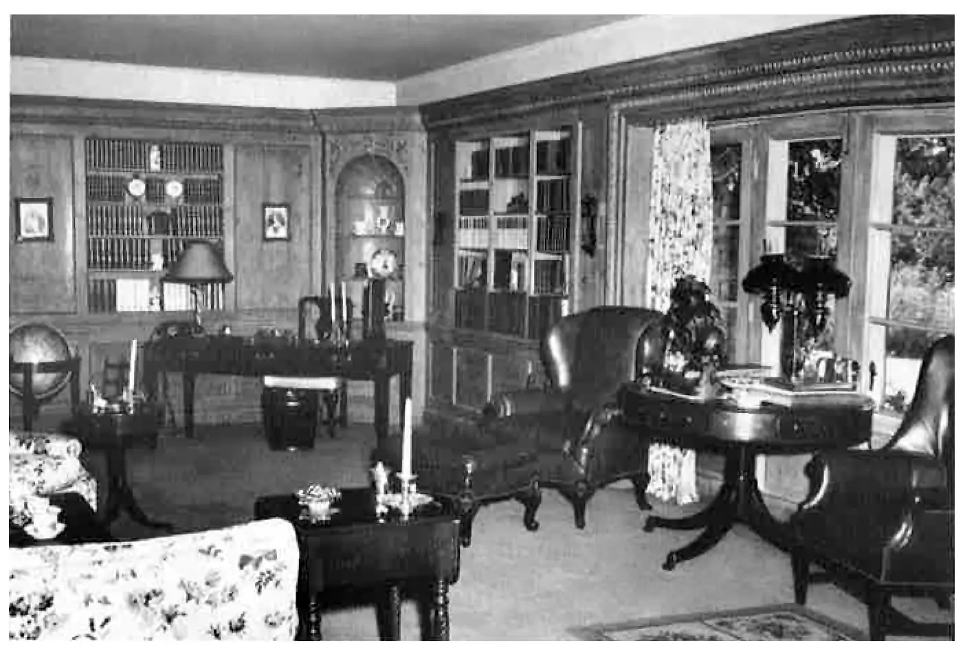 Hal Wallis' English living room in Van Nuys